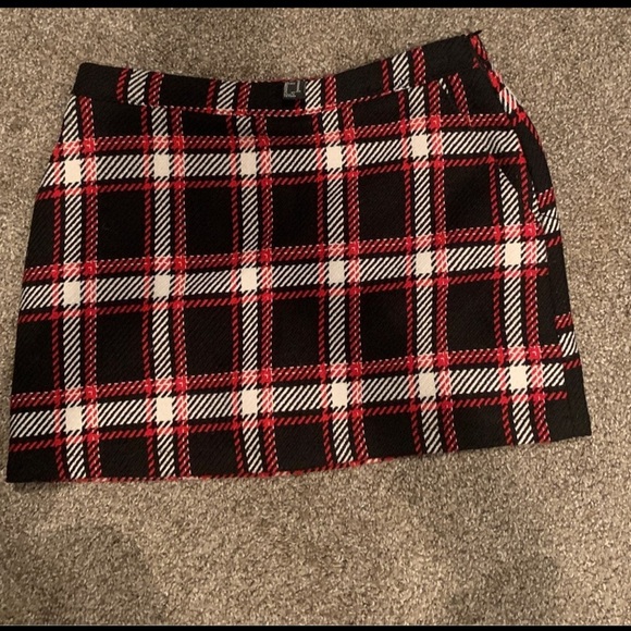 Forever 21 plaid skirt bundle - Picture 3 of 6